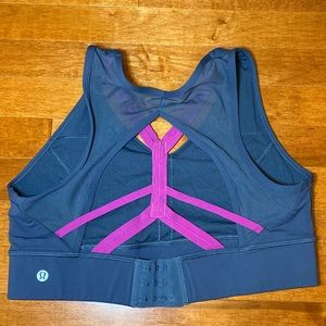 Lululemon Strappy Bra with Clasp Sz 10